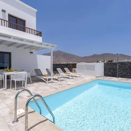 Femes By Villa *
